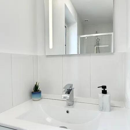 La Croix Blanche - Proche Hopital - Parking *